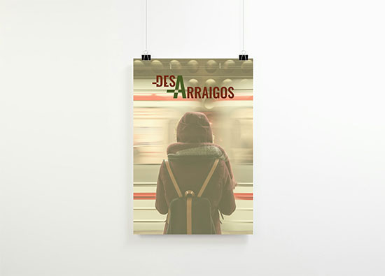 Mockup mostrando el logo del proyecto científico Desarraigos sobre una imagen en un cartel